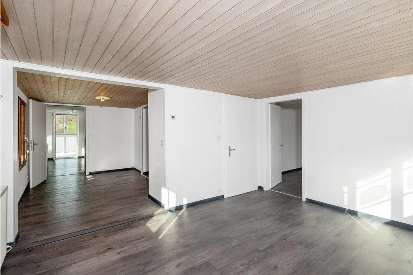 3.5 Room Apartment on the 2nd Floor Charming and Characterful - Photo 2 of 6