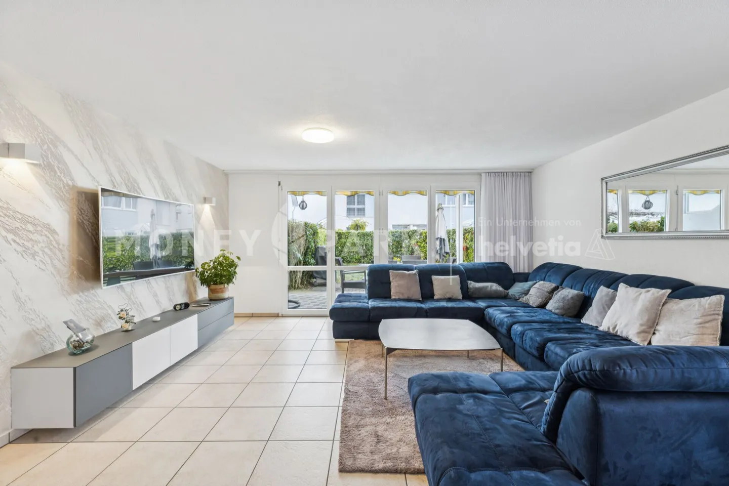 Maison de ville d'angle confortable de 5,5 pièces - Photo 2 sur 13