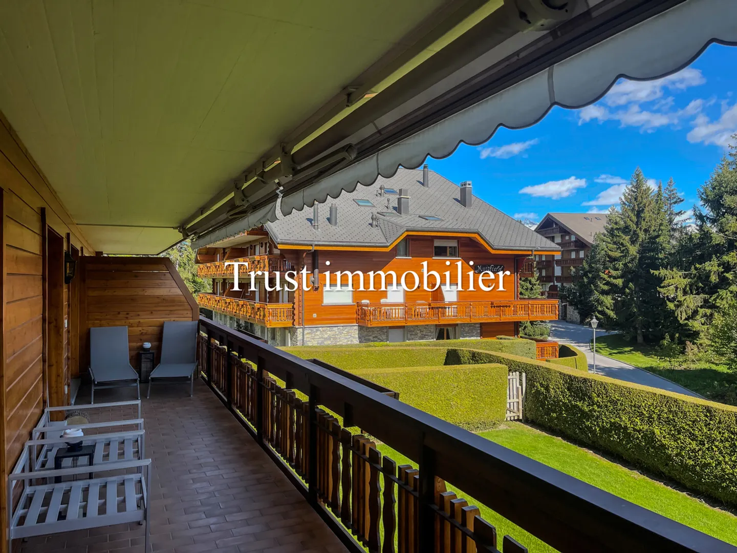 Beautiful 3.5-room apartment for sale in downtown Crans - Photo 8 of 15