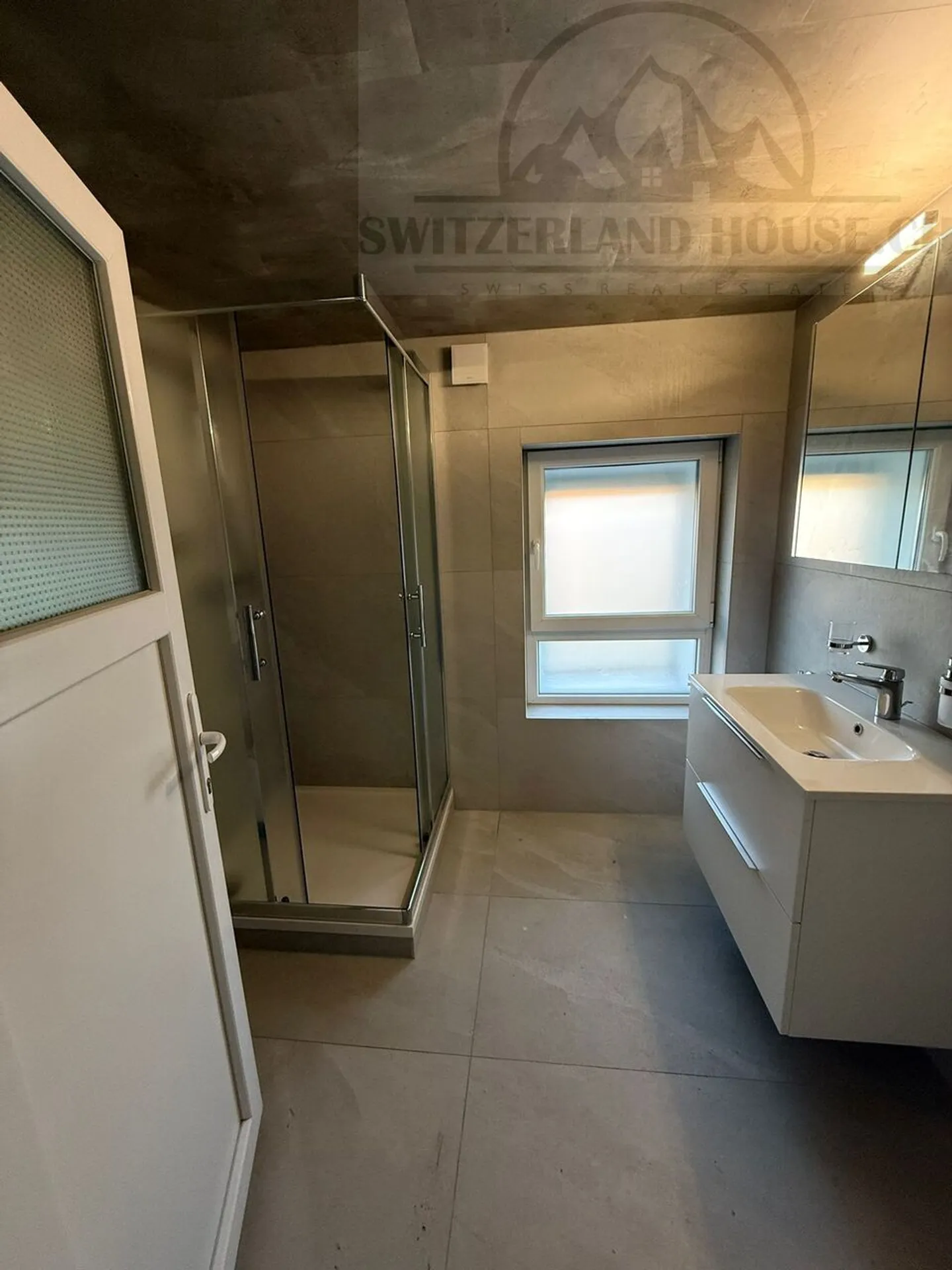 Charmant appartement 3.5 pcs - Photo 11 sur 12