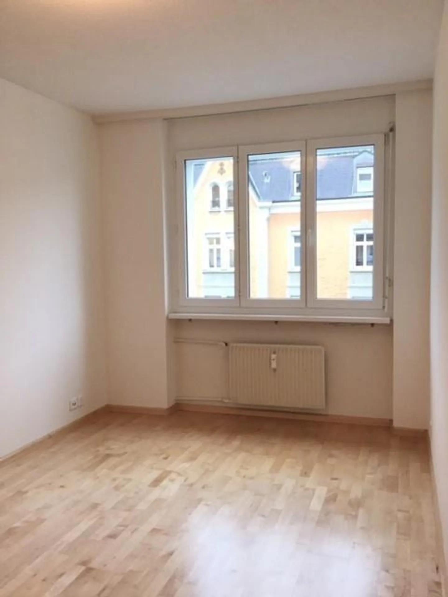 2.5 Room Apartment - Photo 2 of 7