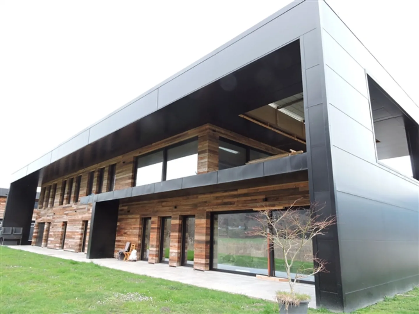 «A pochi minuti dal centro di Bouveret.» - Foto 2 di 7