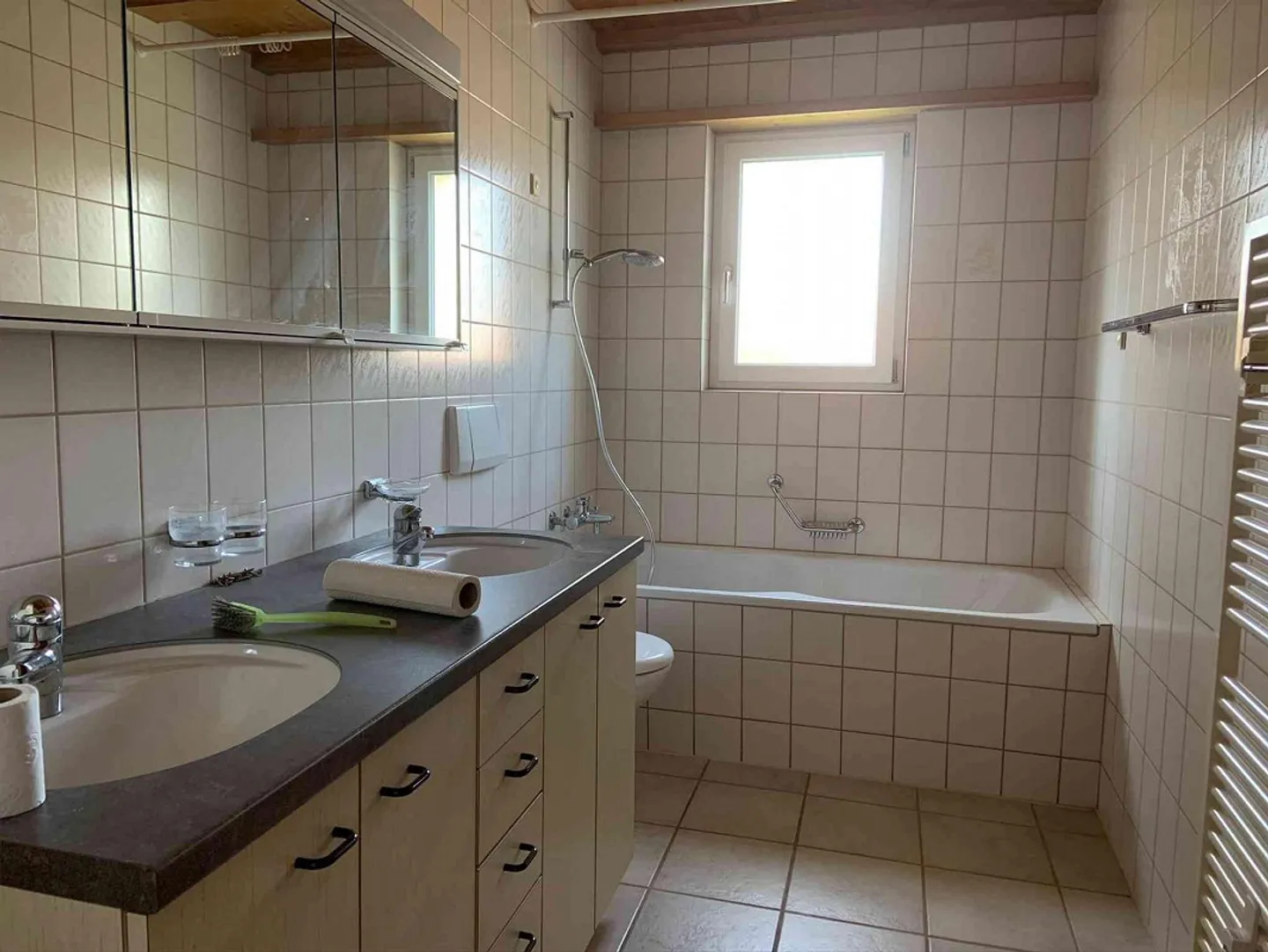 Ampio appartamento mansardato di 5½ locali con balcone e camino - Foto 5 di 13