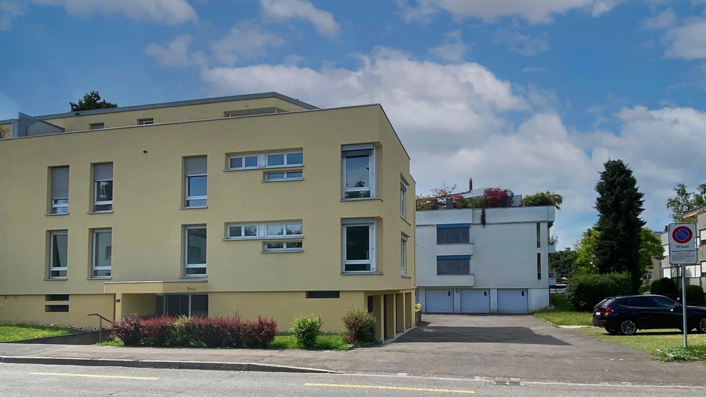 Casa plurifamiliare ristrutturata con sette appartamenti - Foto 1 di 25