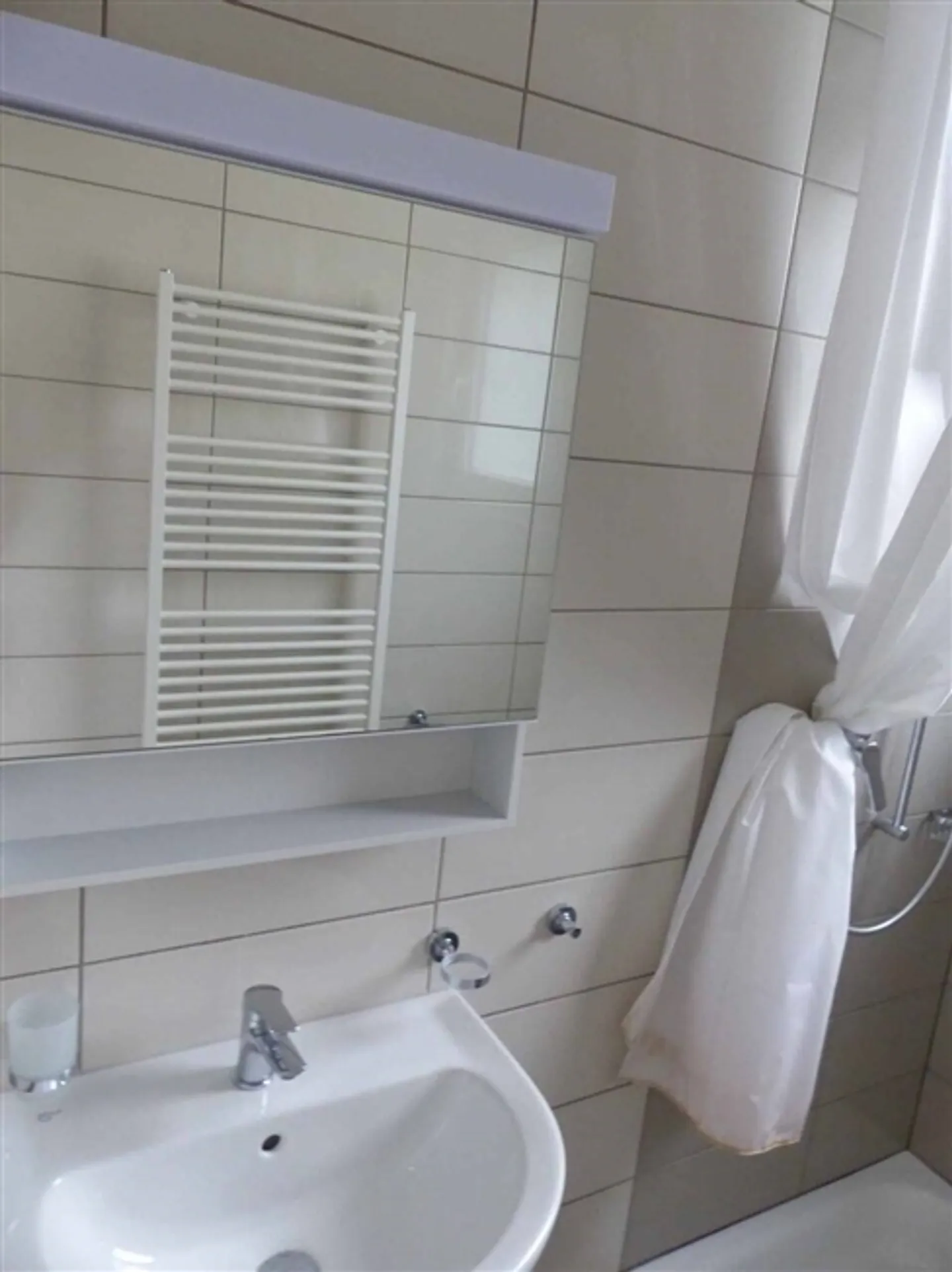 «Charmante 3-Zimmer-Wohnung mit Charakter, nur einen Steinwurf vom See entfernt» - Photo 8 sur 10