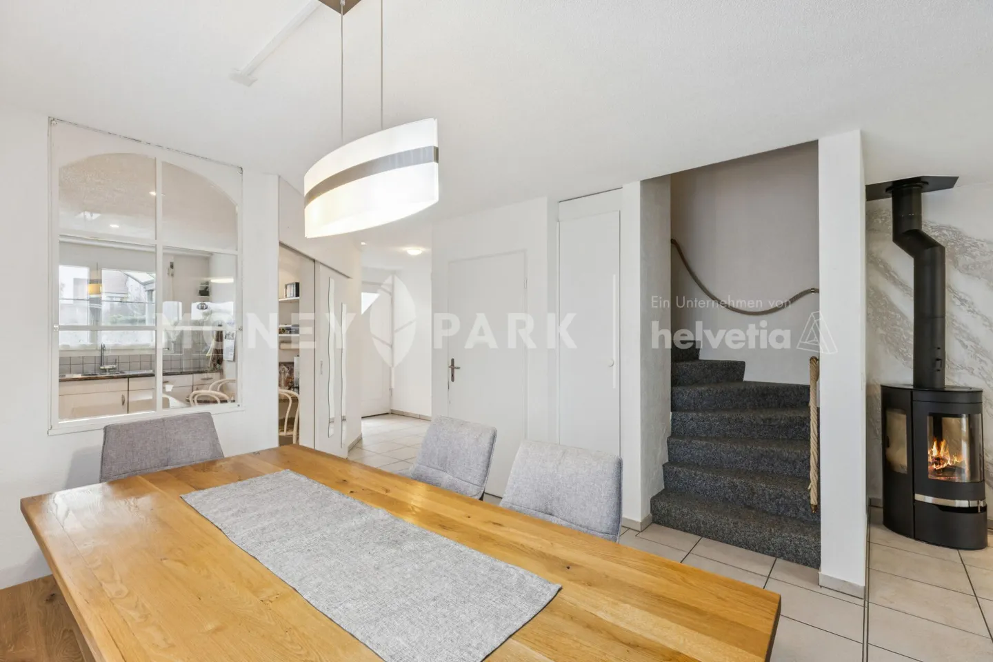 Maison de ville d'angle confortable de 5,5 pièces - Photo 3 sur 13