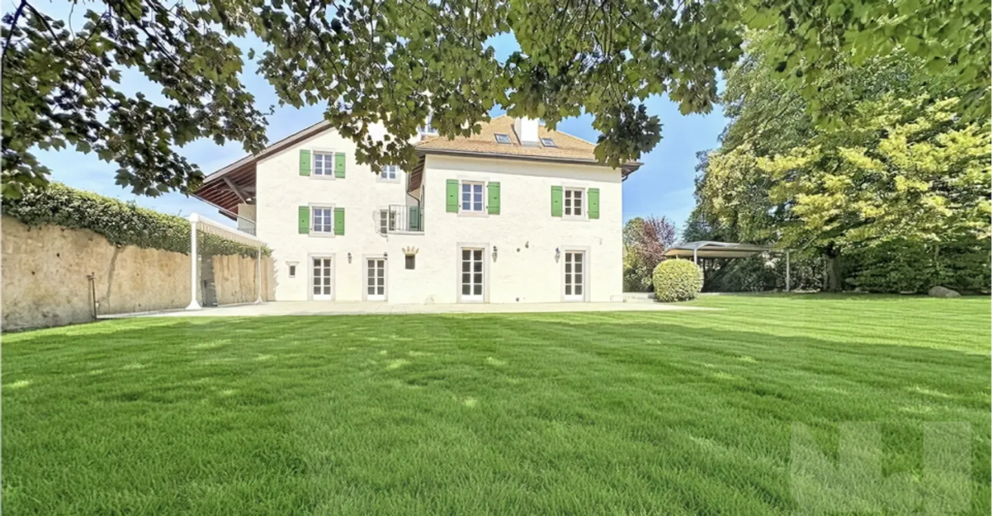 CO-EXCLUSIVITY - A character home with exceptional volumes - Photo 2 of 2
