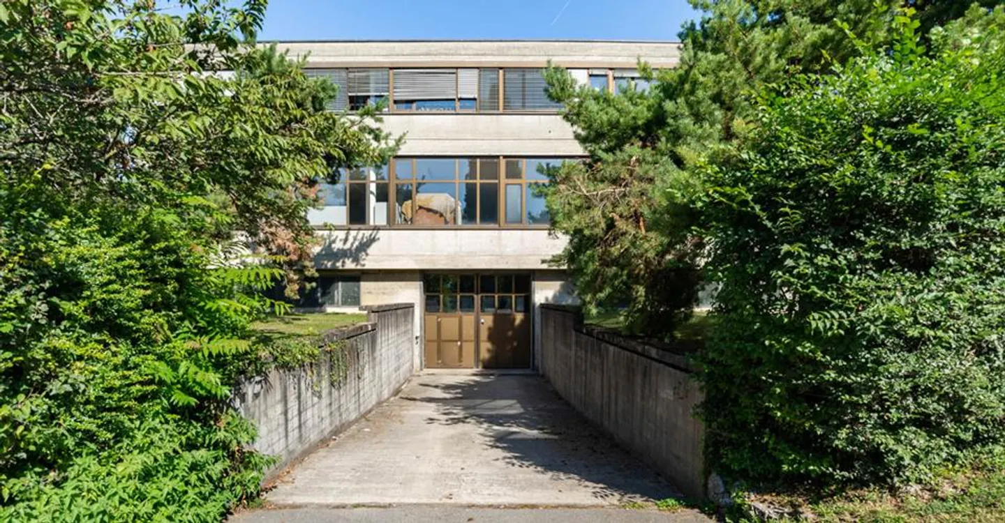 Spazio deposito di 1000m2 - Contratti flessibili - Foto 1 di 4