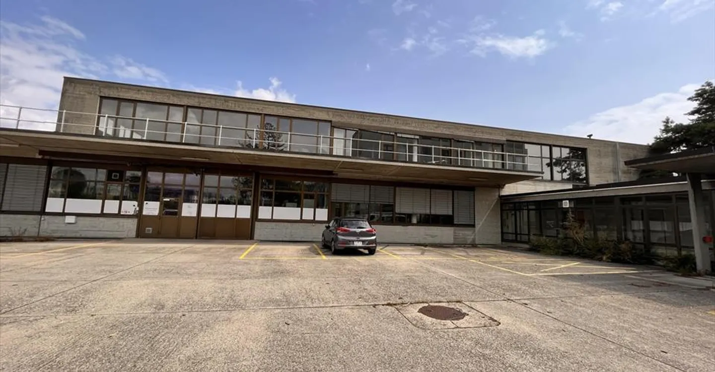 Spazio deposito di 1000m2 - Contratti flessibili - Foto 3 di 4