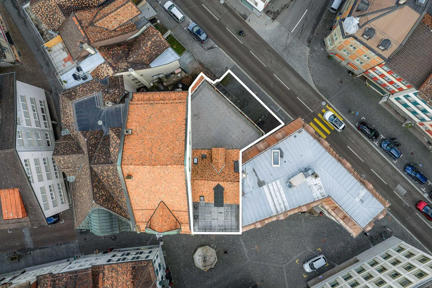 Immeuble résidentiel et commercial - Photo 3 sur 13