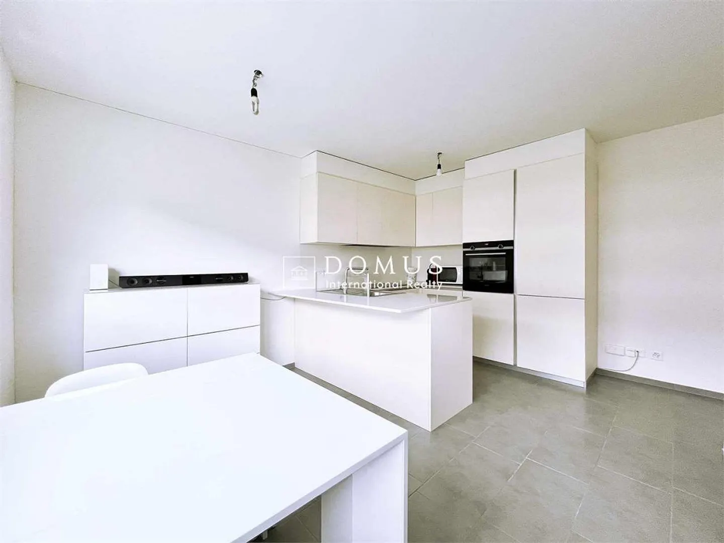 2,5-Zimmer-Wohnung auch Büro oder Einkommen - Foto 2 von 8