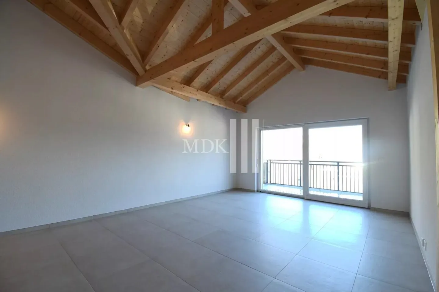 Apartment for rent - Photo 2 of 7