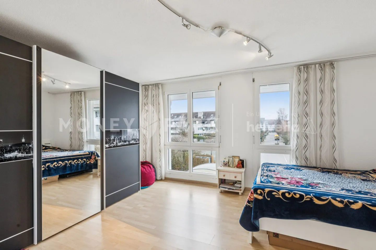 Maison de ville d'angle confortable de 5,5 pièces - Photo 7 sur 13