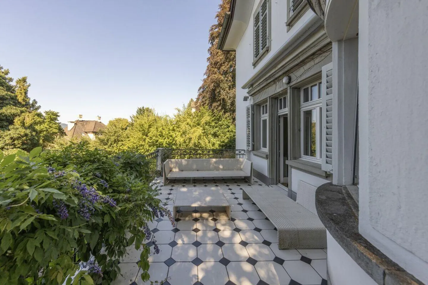 Exclusive City Villa (9.5 Rooms) in a Desirable Location in Zurich - Photo 8 of 9