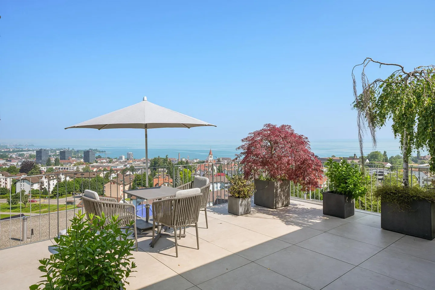 Terrassenhaus mit Seesicht - Foto 1 von 16