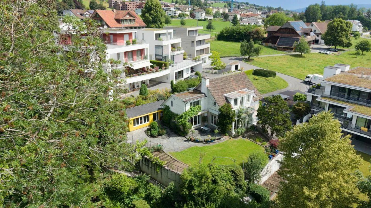 Maison résidentielle avec potentiel et vue sur le lac - Photo 8 sur 12