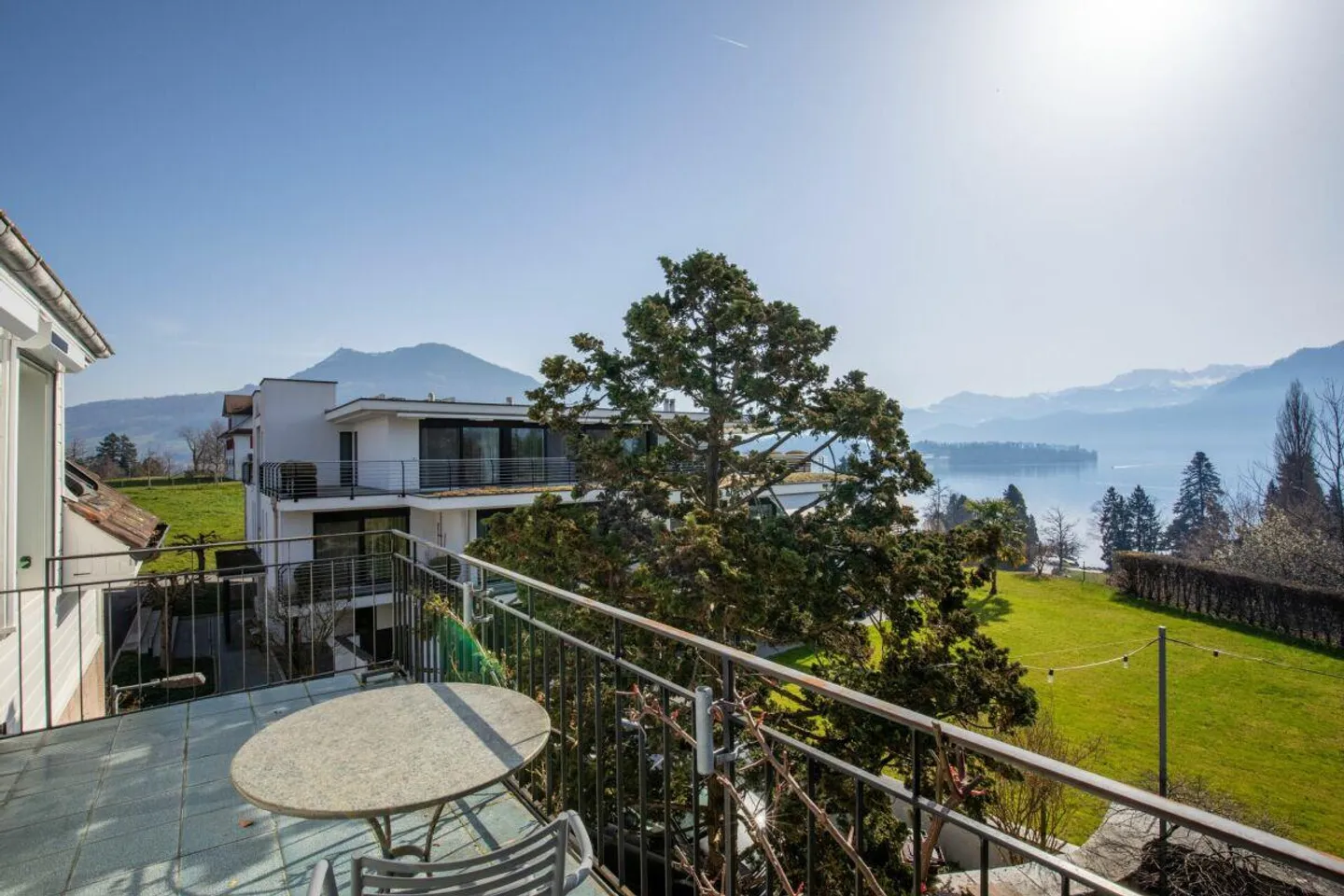 Maison résidentielle avec potentiel et vue sur le lac - Photo 10 sur 12