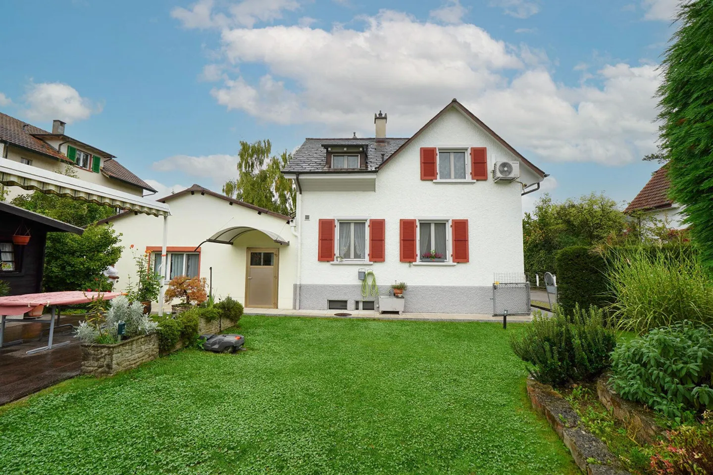 Detached single-family house with old building flair and charm - Photo 1 of 14