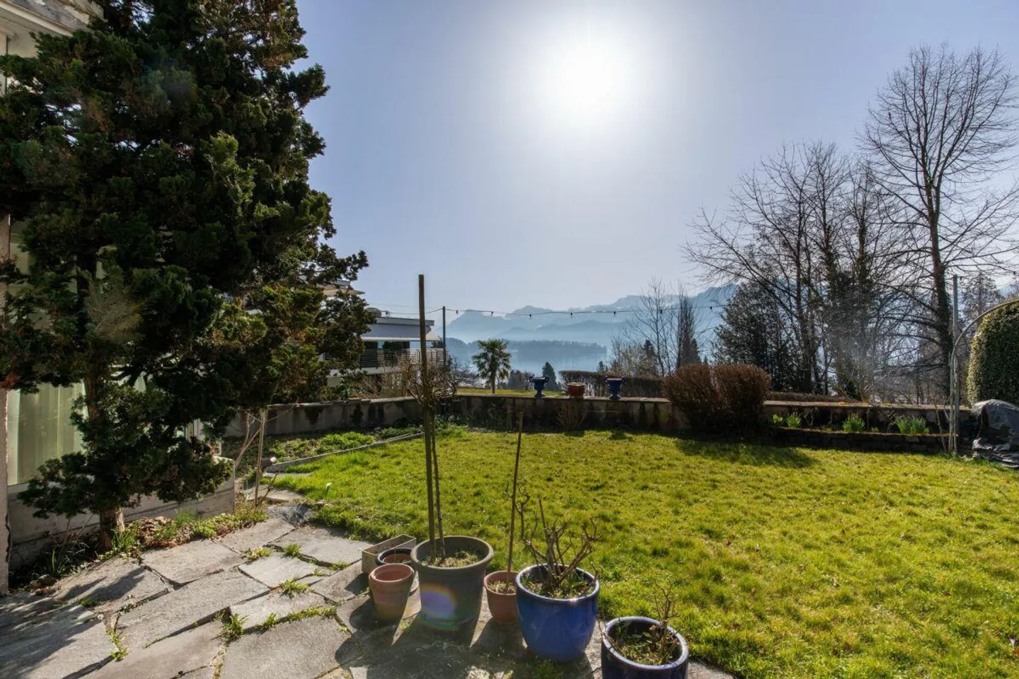 Maison résidentielle avec potentiel et vue sur le lac - Photo 11 sur 12