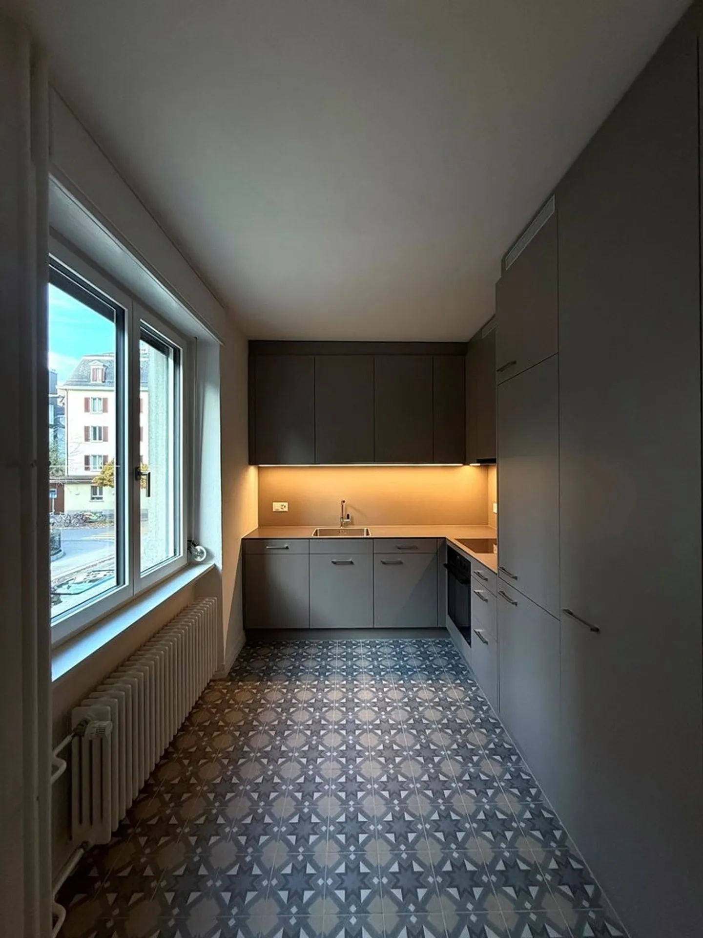 Frisch sanierte 4-Zimmerwohnung in Zürich Wiedikon zu vermieten - Foto 2 von 10