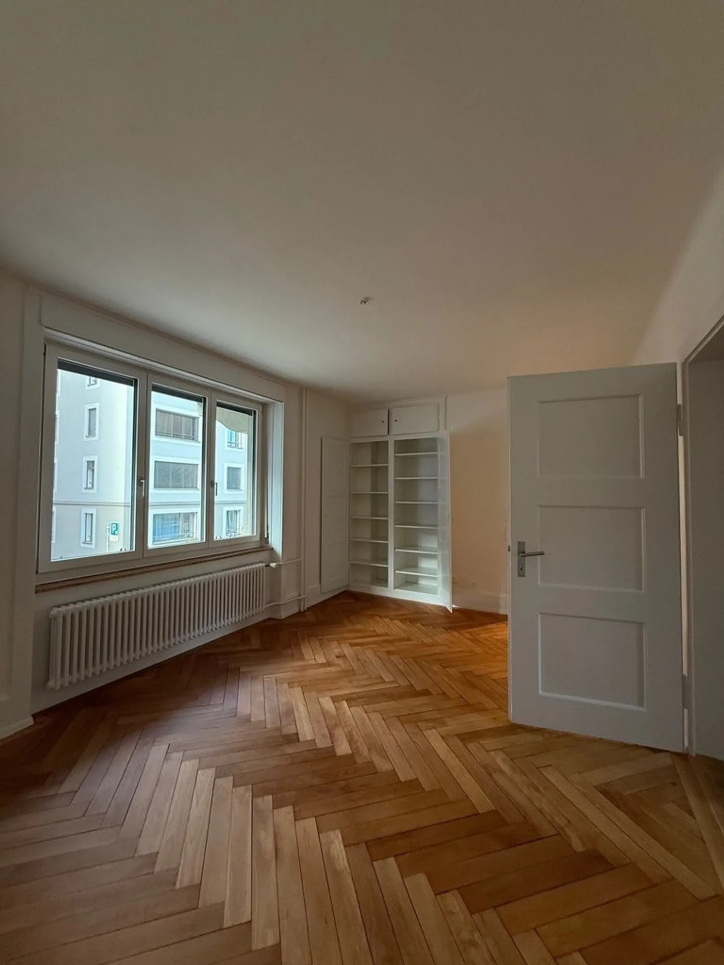 Frisch sanierte 4-Zimmerwohnung in Zürich Wiedikon zu vermieten - Foto 3 von 10