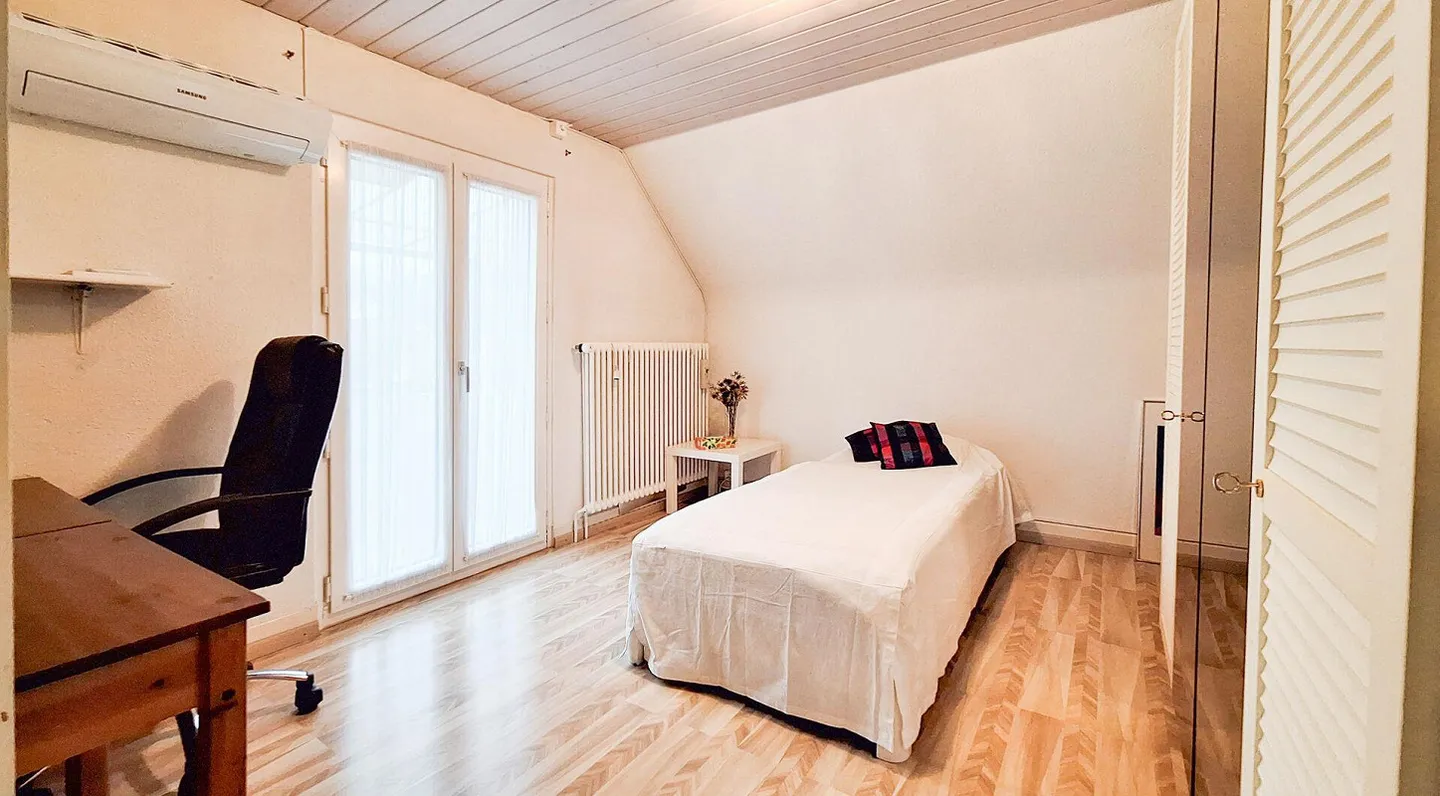 Detached single-family house with old building flair and charm - Photo 7 of 14