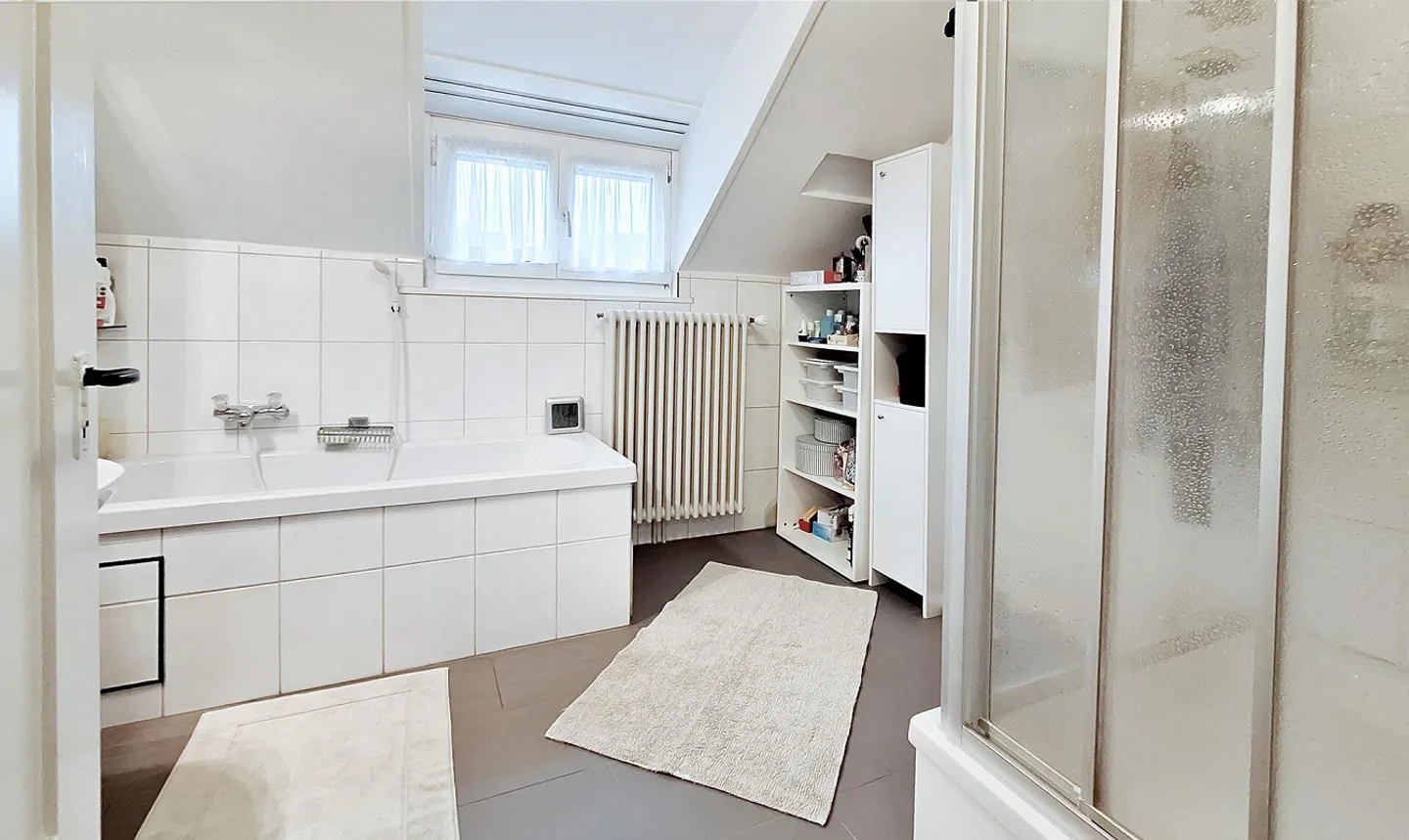 Detached single-family house with old building flair and charm - Photo 9 of 14