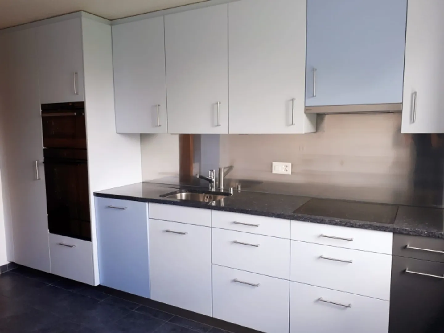 Ampio e luminoso appartamento familiare di 5,5 stanze a Schwarzenburg - Foto 4 di 13