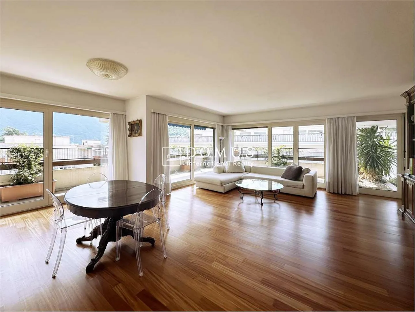 Spacious 5.5 rooms in the heart of Lugano - Photo 1 of 11