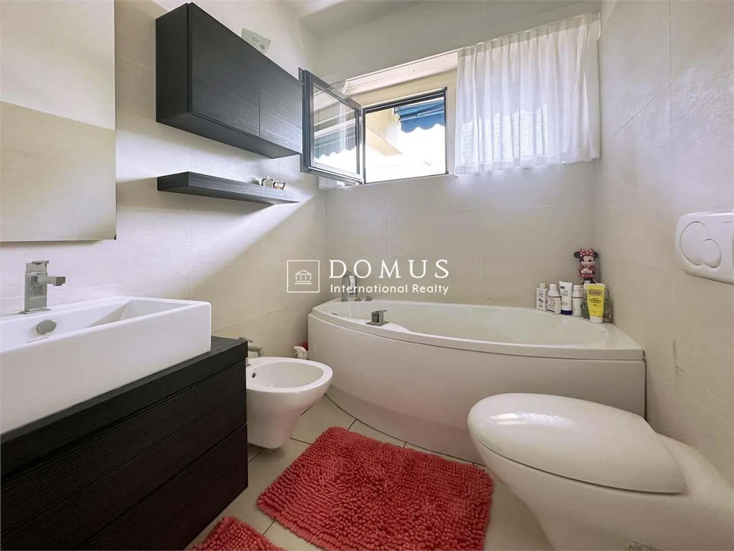 Spacious 5.5 rooms in the heart of Lugano - Photo 5 of 11