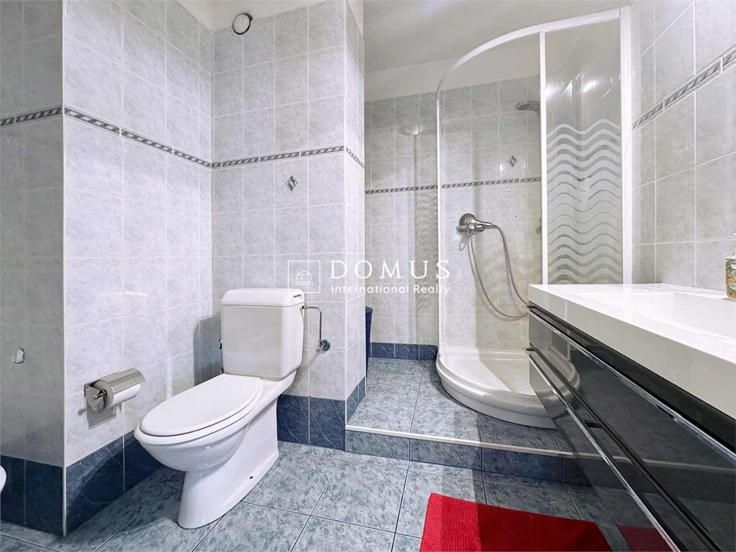 Spacious 5.5 rooms in the heart of Lugano - Photo 8 of 11