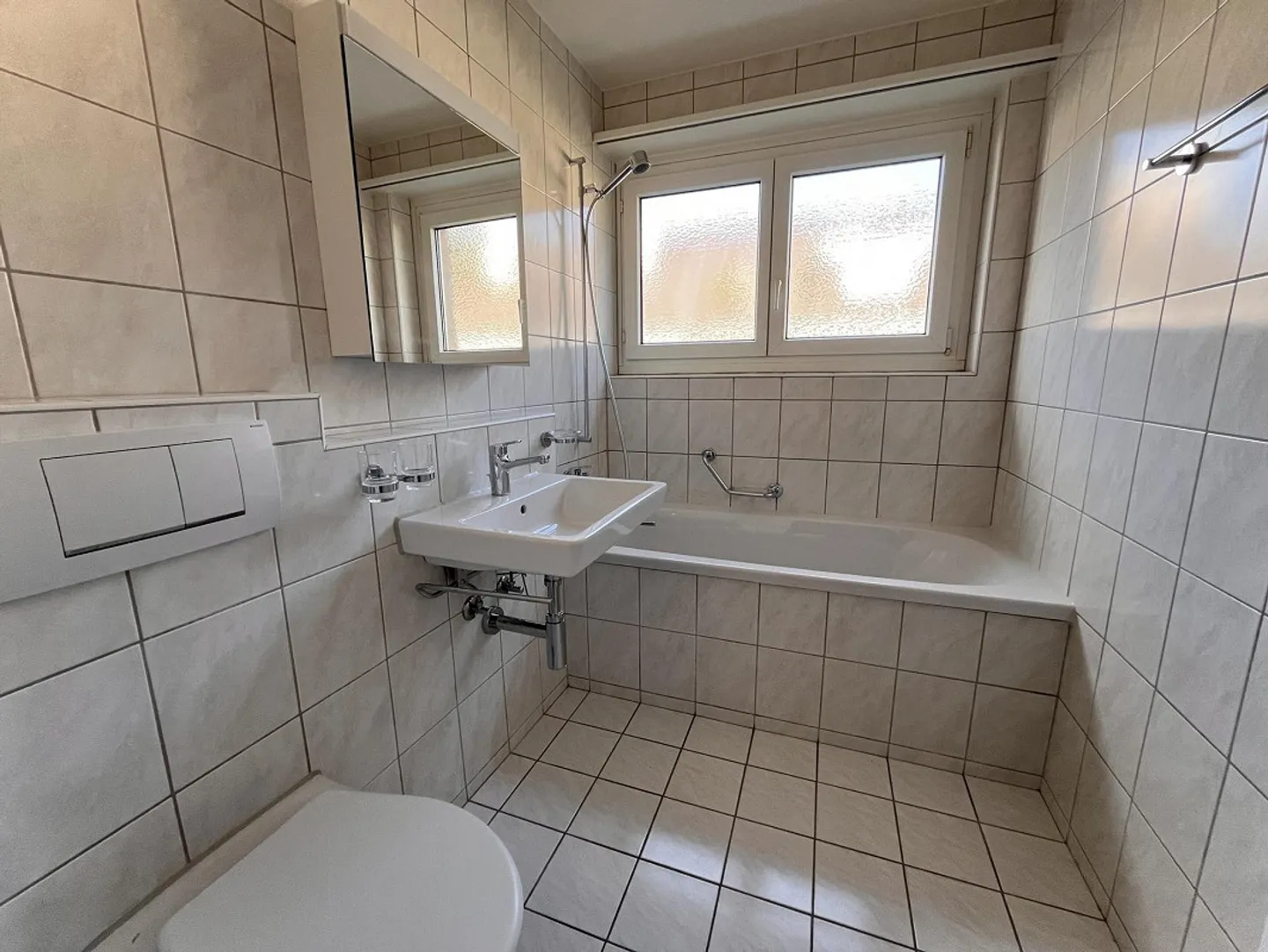 Intéressant, appartement rénové de 4,5 pièces dans un quartier résidentiel calme - Photo 6 sur 12