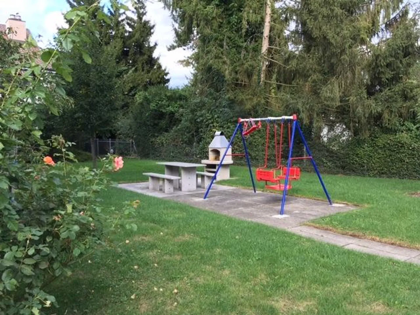 Intéressant, appartement rénové de 4,5 pièces dans un quartier résidentiel calme - Photo 11 sur 12