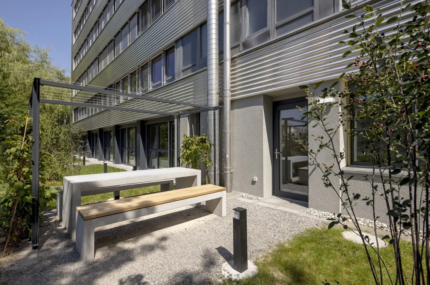 Compatto e Pratico - Studio Moderno Vicino alla Città - Foto 10 di 10