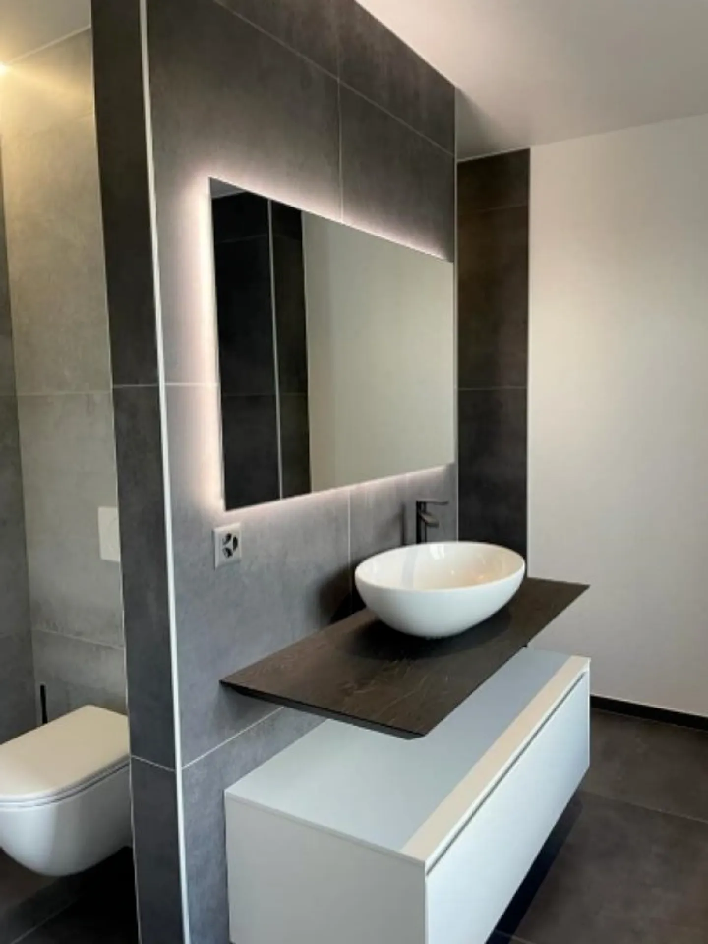 Loft Lumineux de 177m² : Vivez dans un Cadre Historique avec Vue Dégagée - Foto 4 di 6