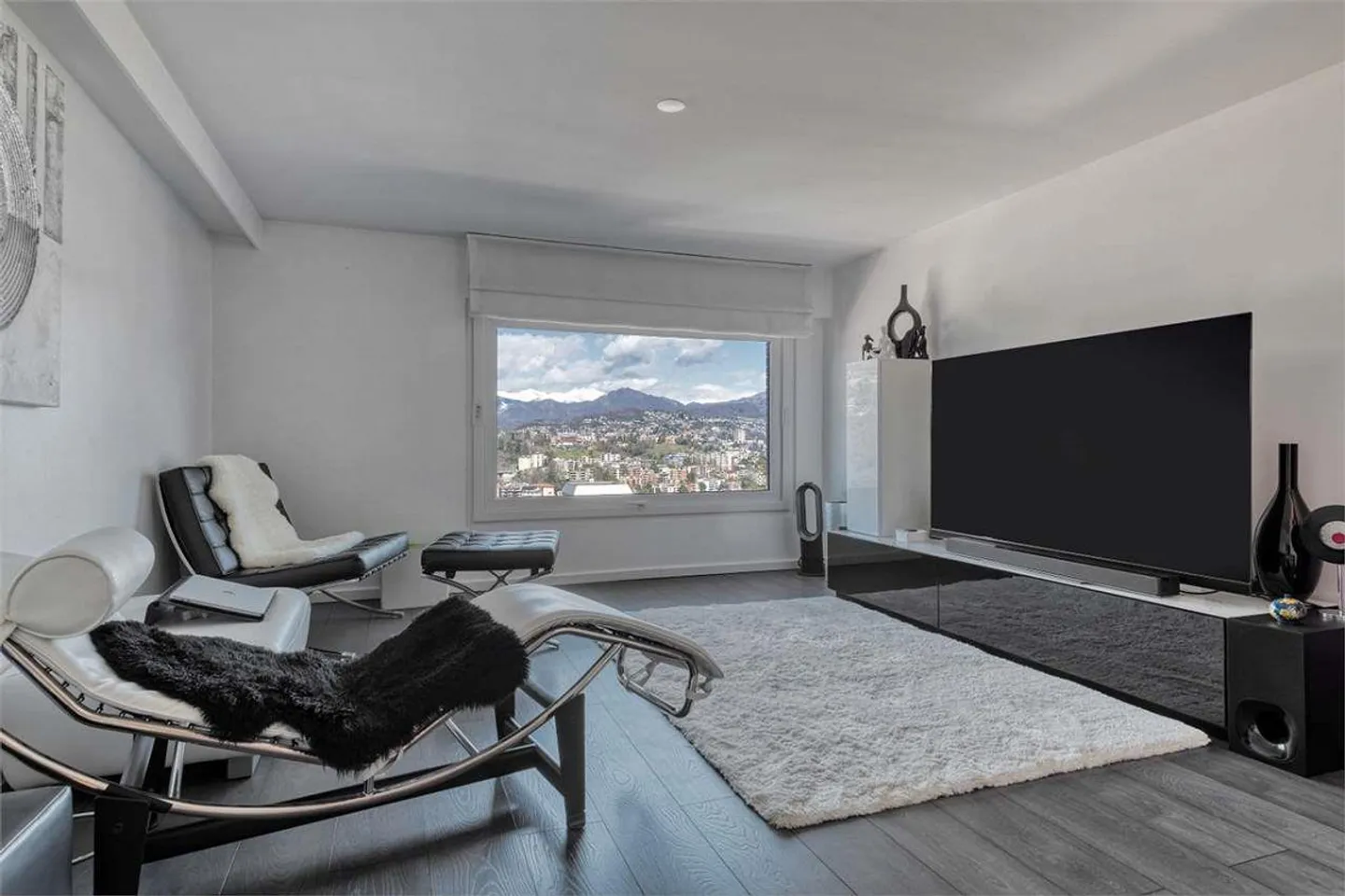 Penthouse lumineux avec 4 chambres et vue sur le lac à Paradiso - Photo 3 sur 12