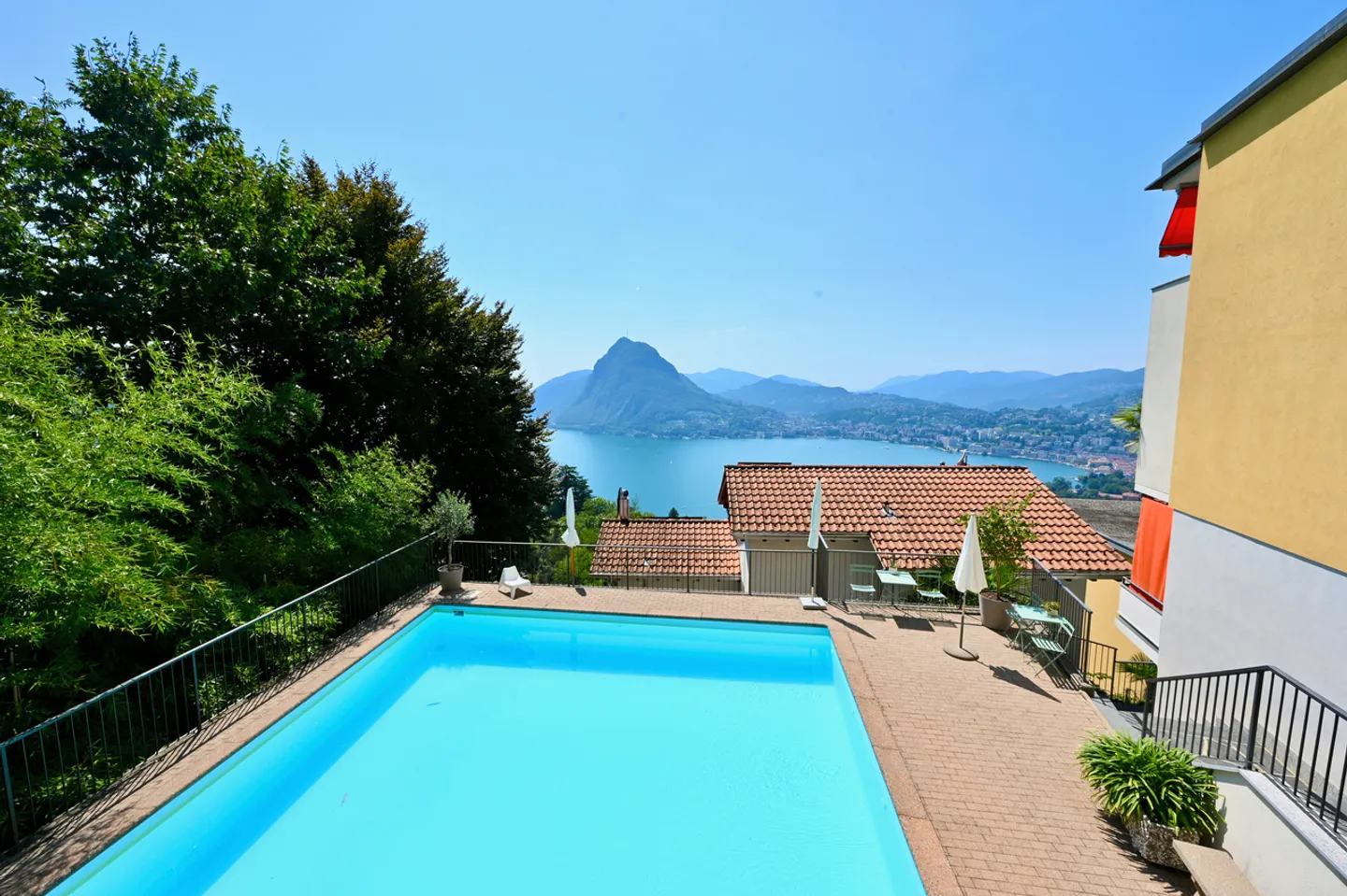 Appartamento Luminoso con Vista Lago - Foto 1 di 17