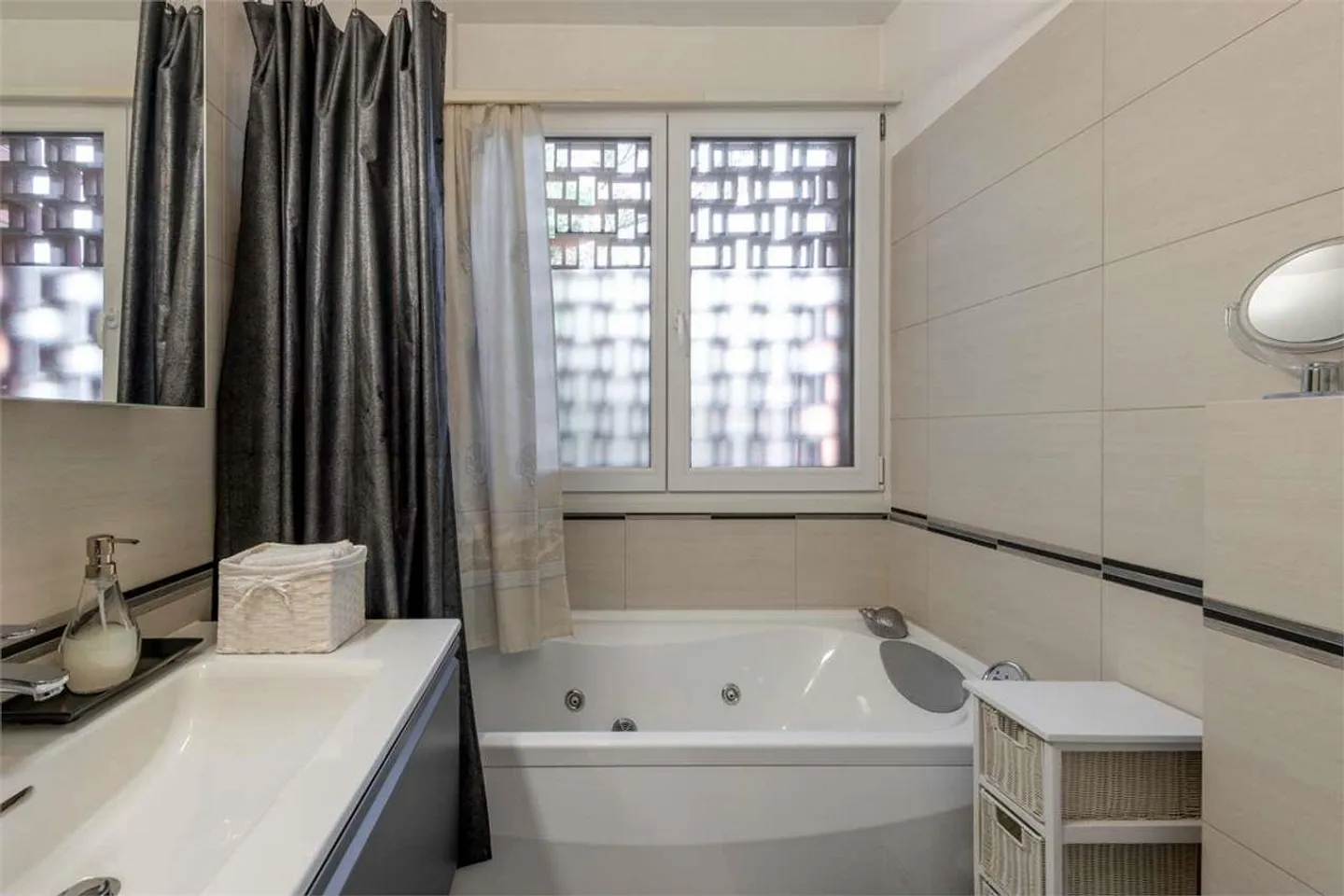 Penthouse lumineux avec 4 chambres et vue sur le lac à Paradiso - Photo 11 sur 12