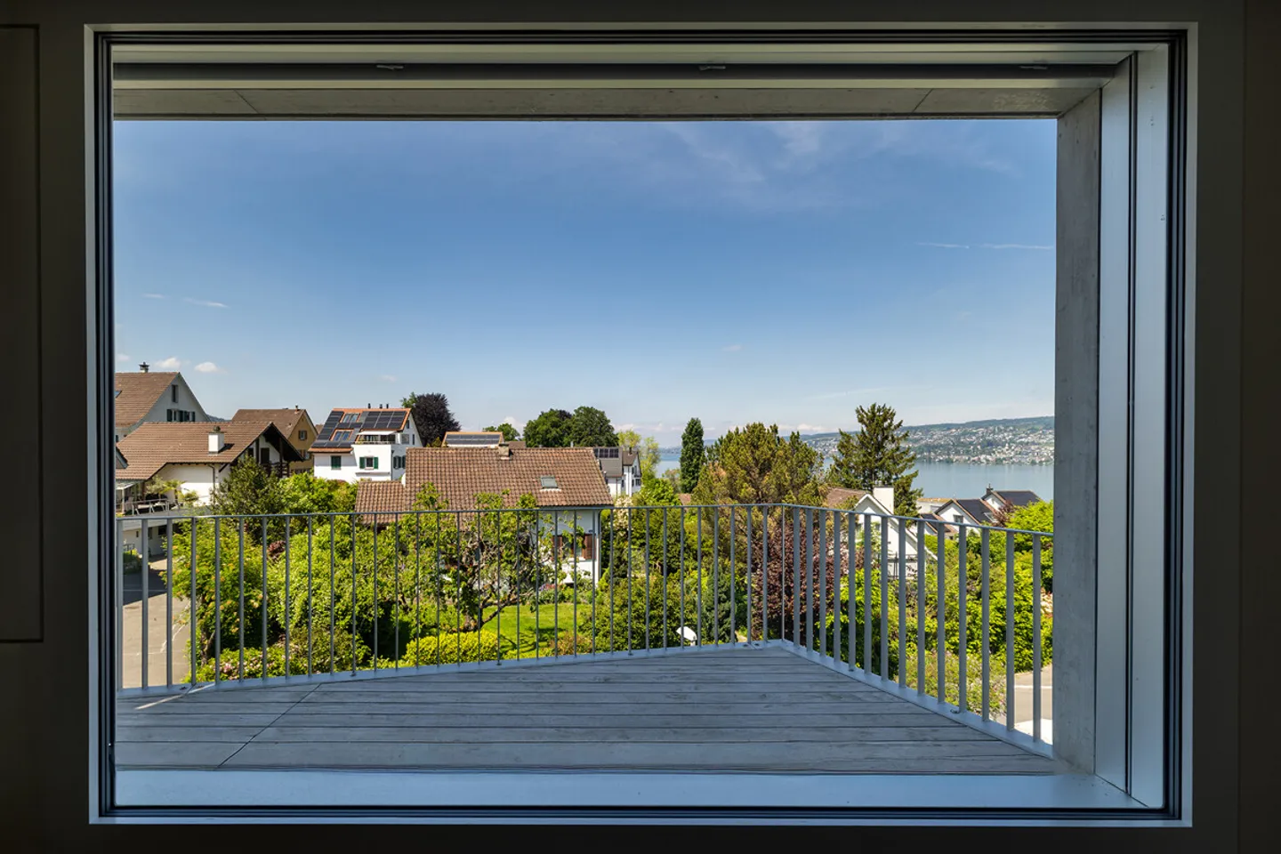 Horgen: Appartamento con vista panoramica e spazi esterni attraenti - Foto 2 di 7