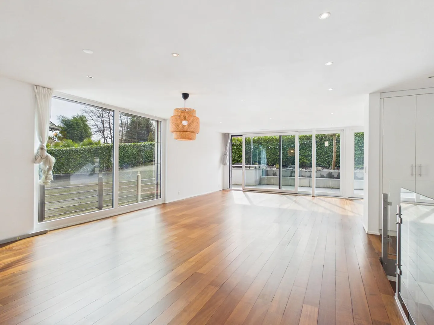 Appartement duplex exclusif avec terrasse spacieuse et bar à grill - Photo 1 sur 13