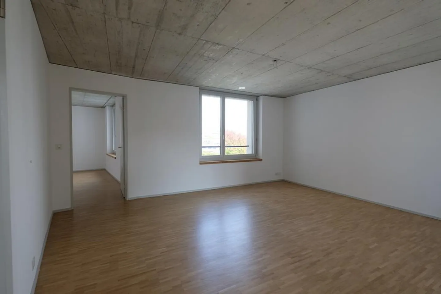 Moderne 2.5-Zimmerwohnung in Zentrumsnähe von Schlieren - Foto 4 von 6
