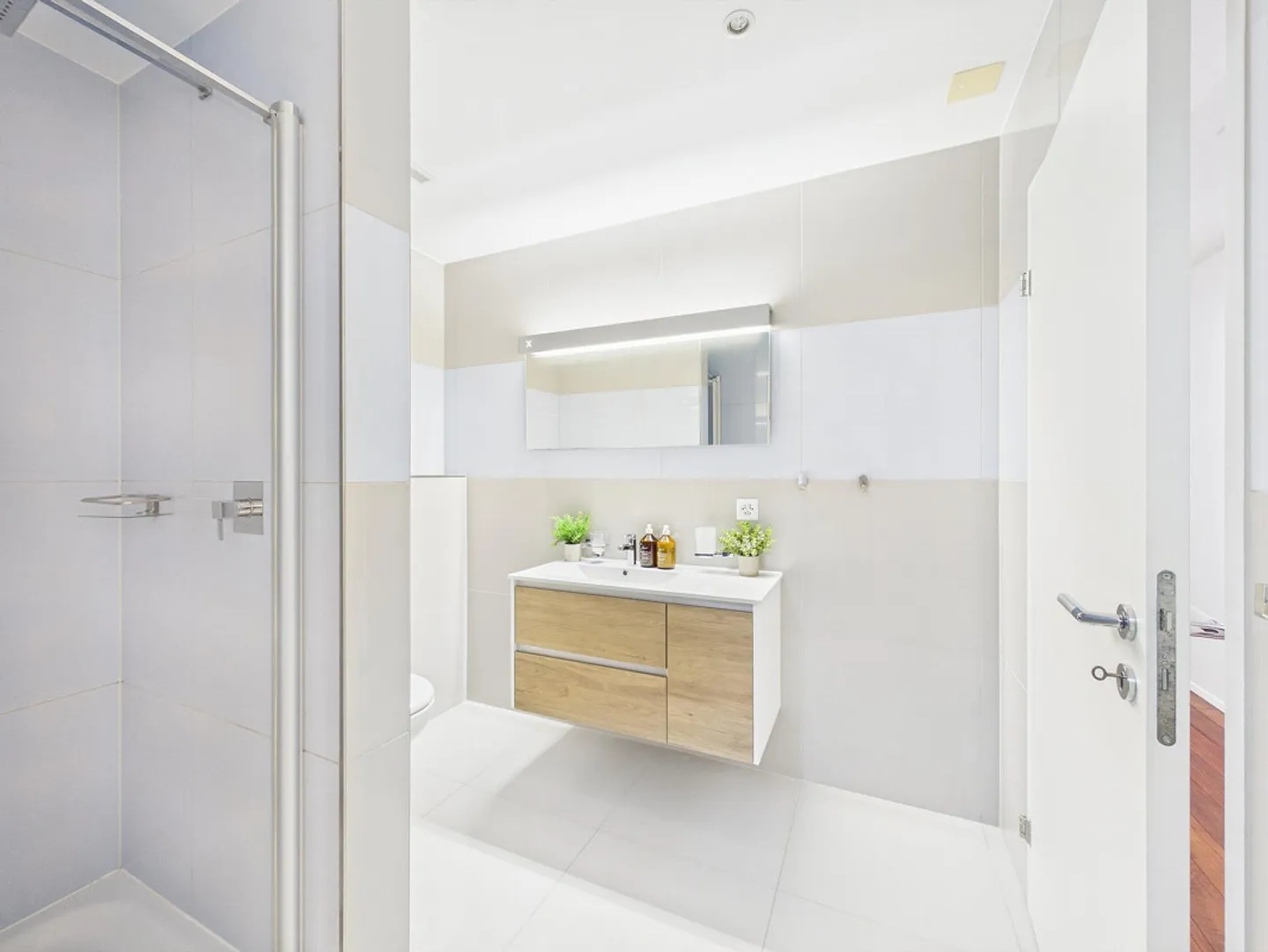 Appartement duplex exclusif avec terrasse spacieuse et bar à grill - Photo 13 sur 13