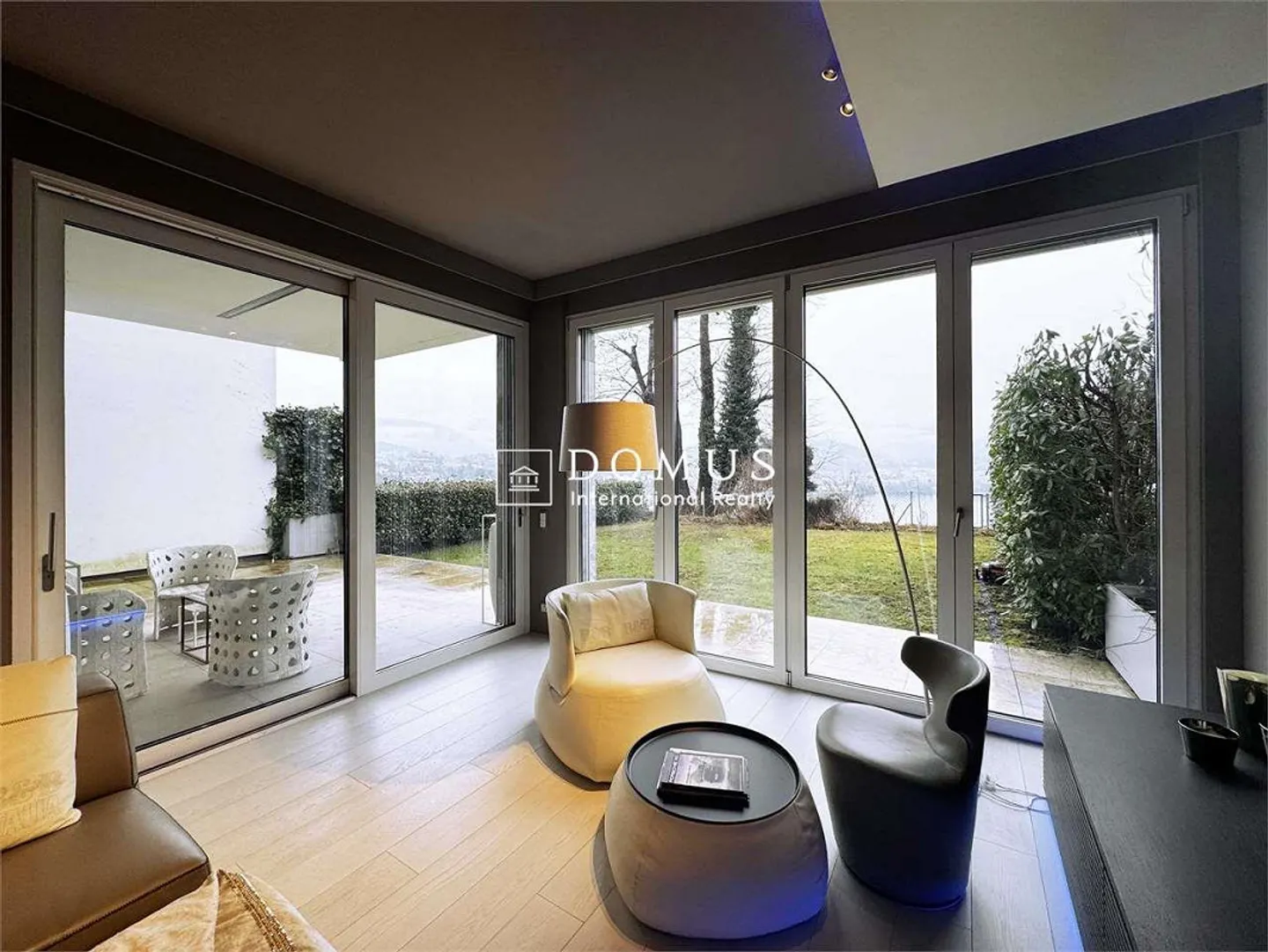 Exclusive 3.5-room apartment with lake view - Photo 2 of 13