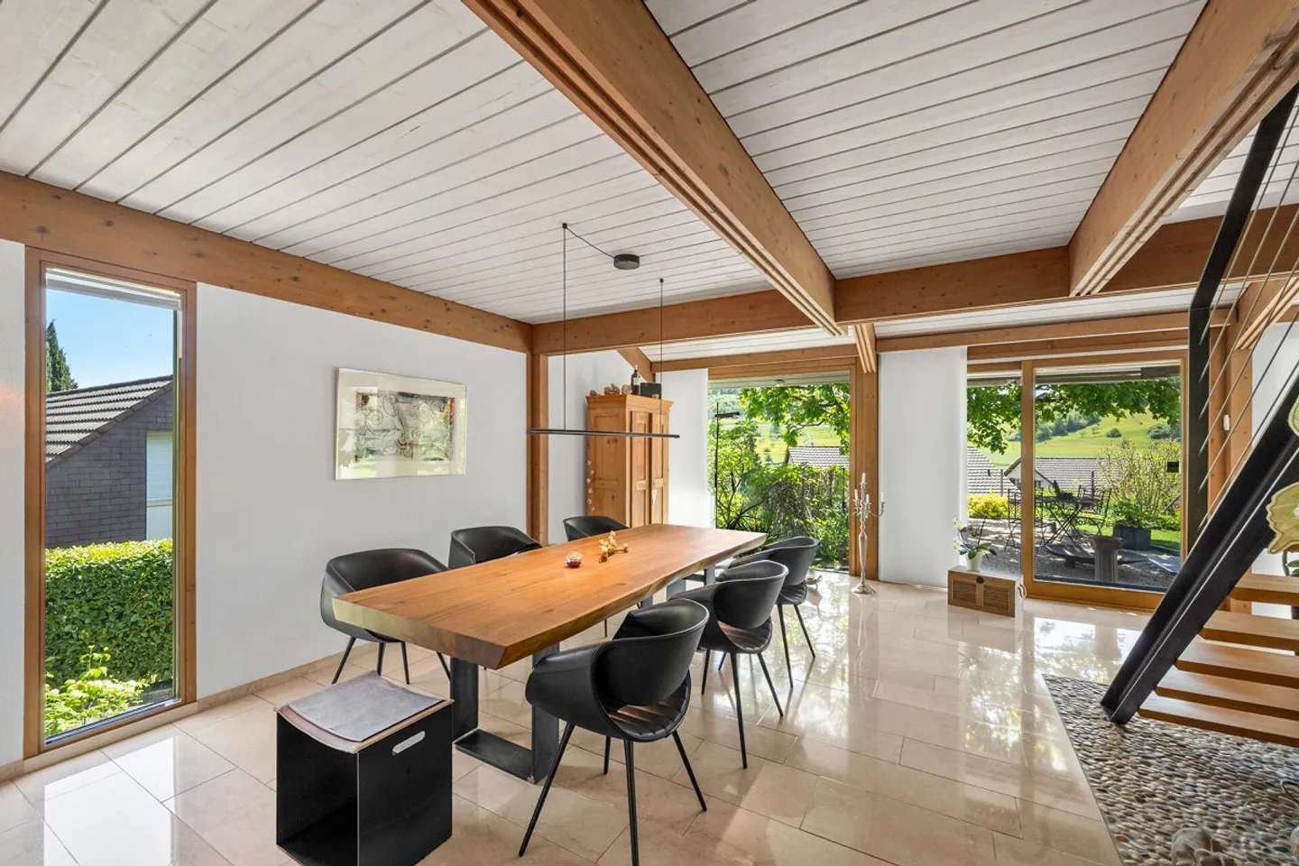 Idyllic and Exclusive: Detached House in the Green with Unobstructed Views - Photo 5 of 16