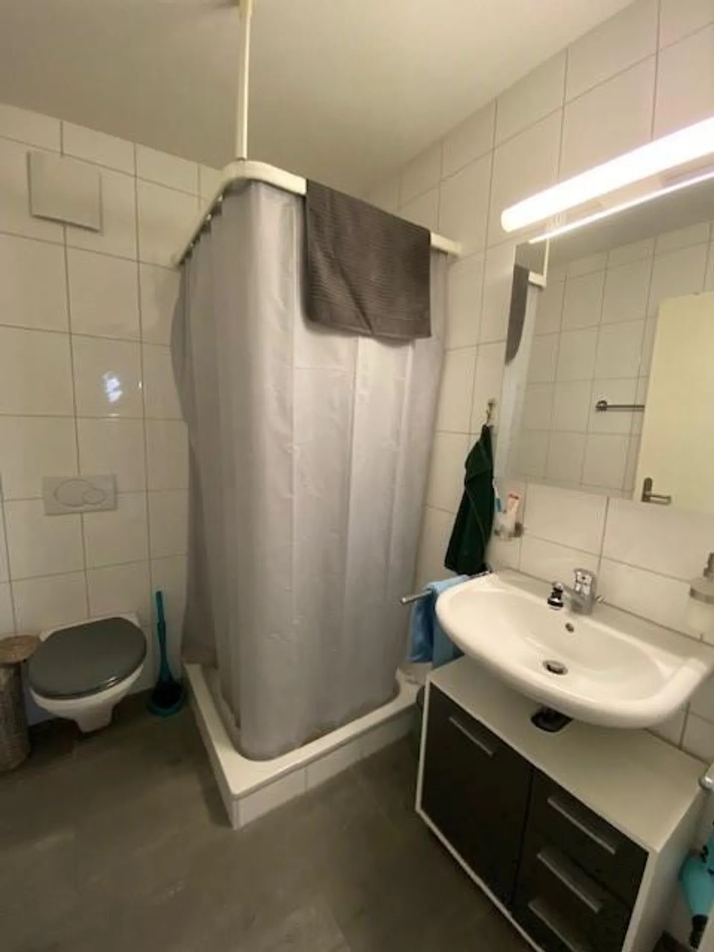 Bell'appartamento attico con pianta individuale in affitto - Foto 3 di 8