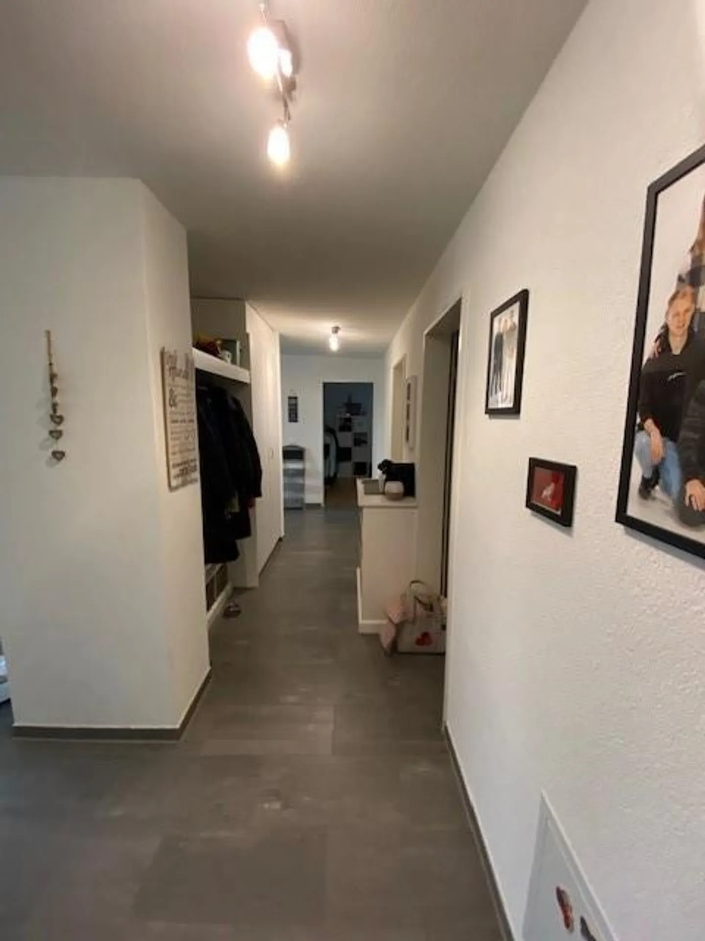 Bell'appartamento attico con pianta individuale in affitto - Foto 5 di 8