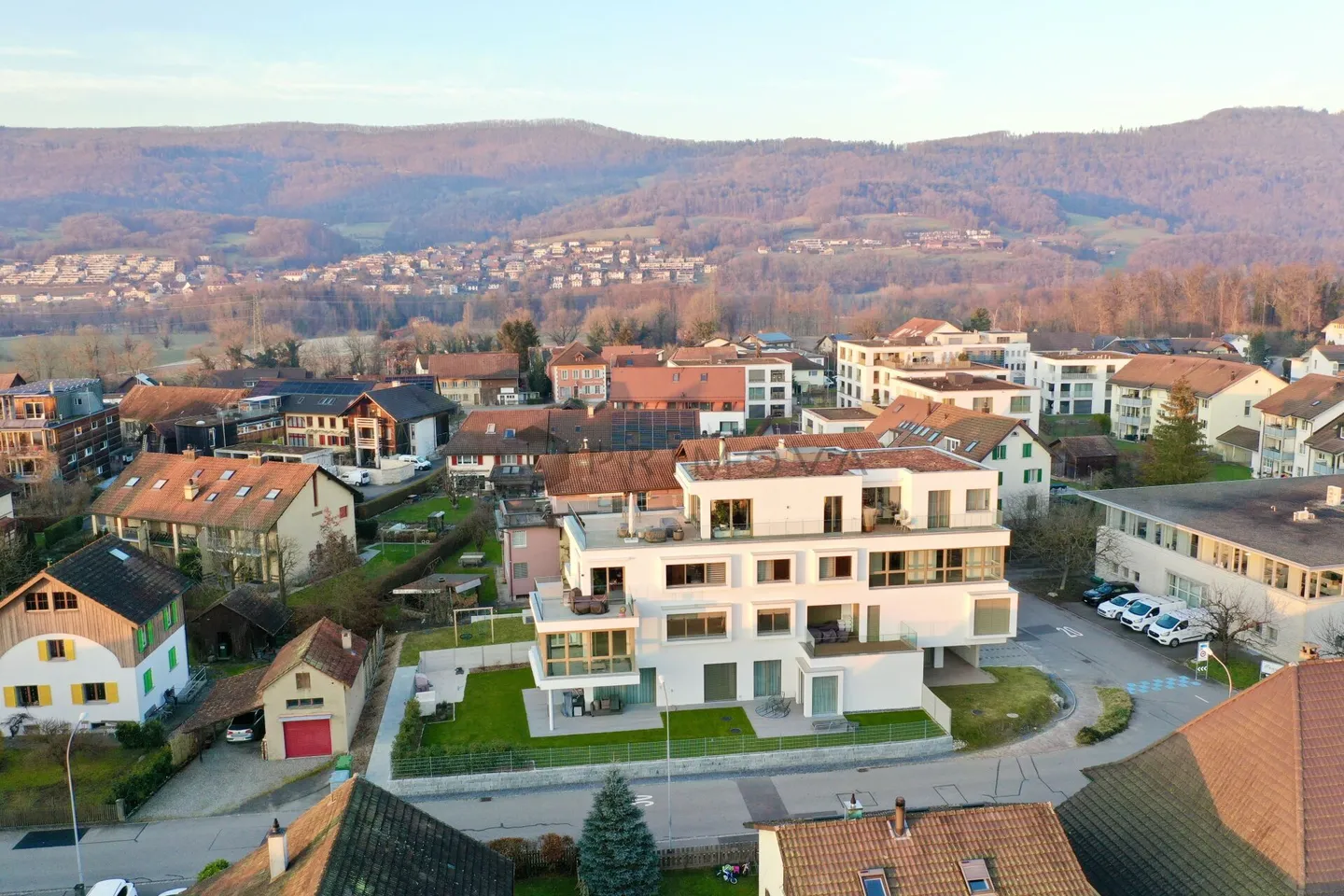 LETZTES EXEMPLAR! Stilvolle 3.5 Zimmer-Wohnung mit luxuriösem Finish - Nur noch 1 Monat bis Einzug! - Foto 1 von 5