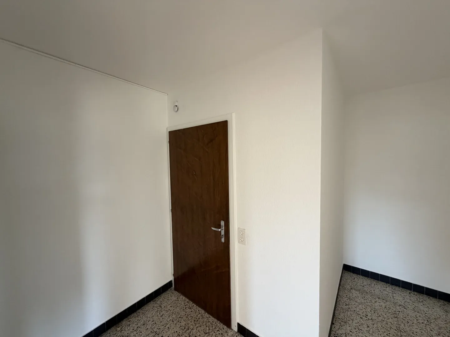 Appartement Charmant dans un Quartier Calme - Photo 10 sur 11