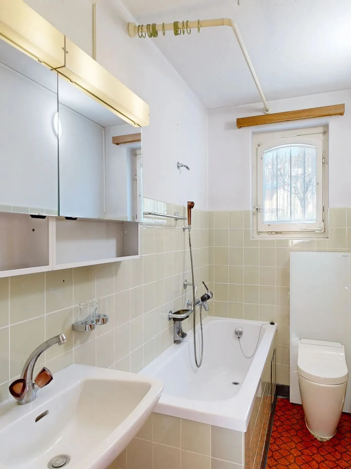 Idyllic 6-room single-family house with garage and outdoor parking - Photo 11 of 15