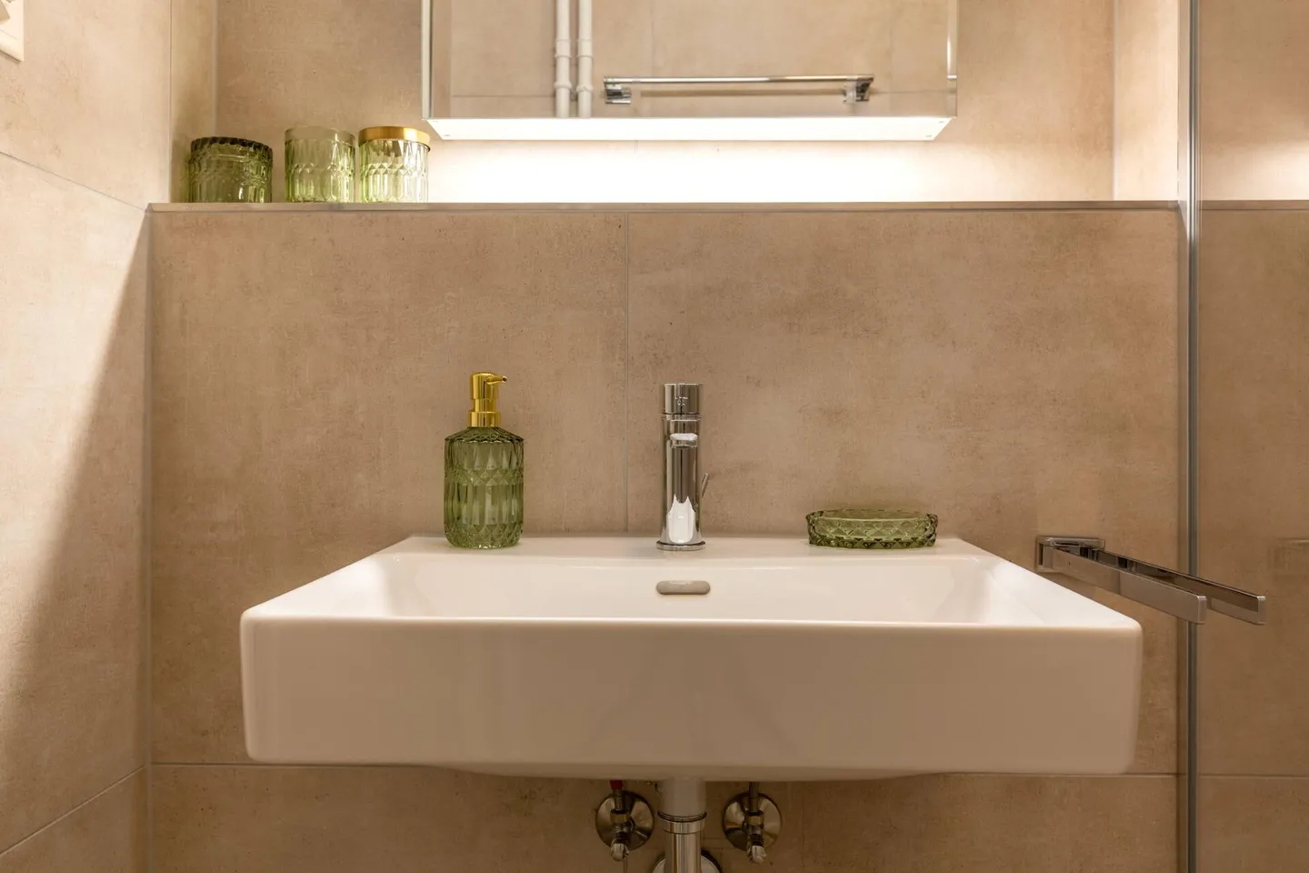 Appartamento elegante con 3,5 stanze per famiglie e gruppi nel cuore di Zurigo - Foto 24 di 40